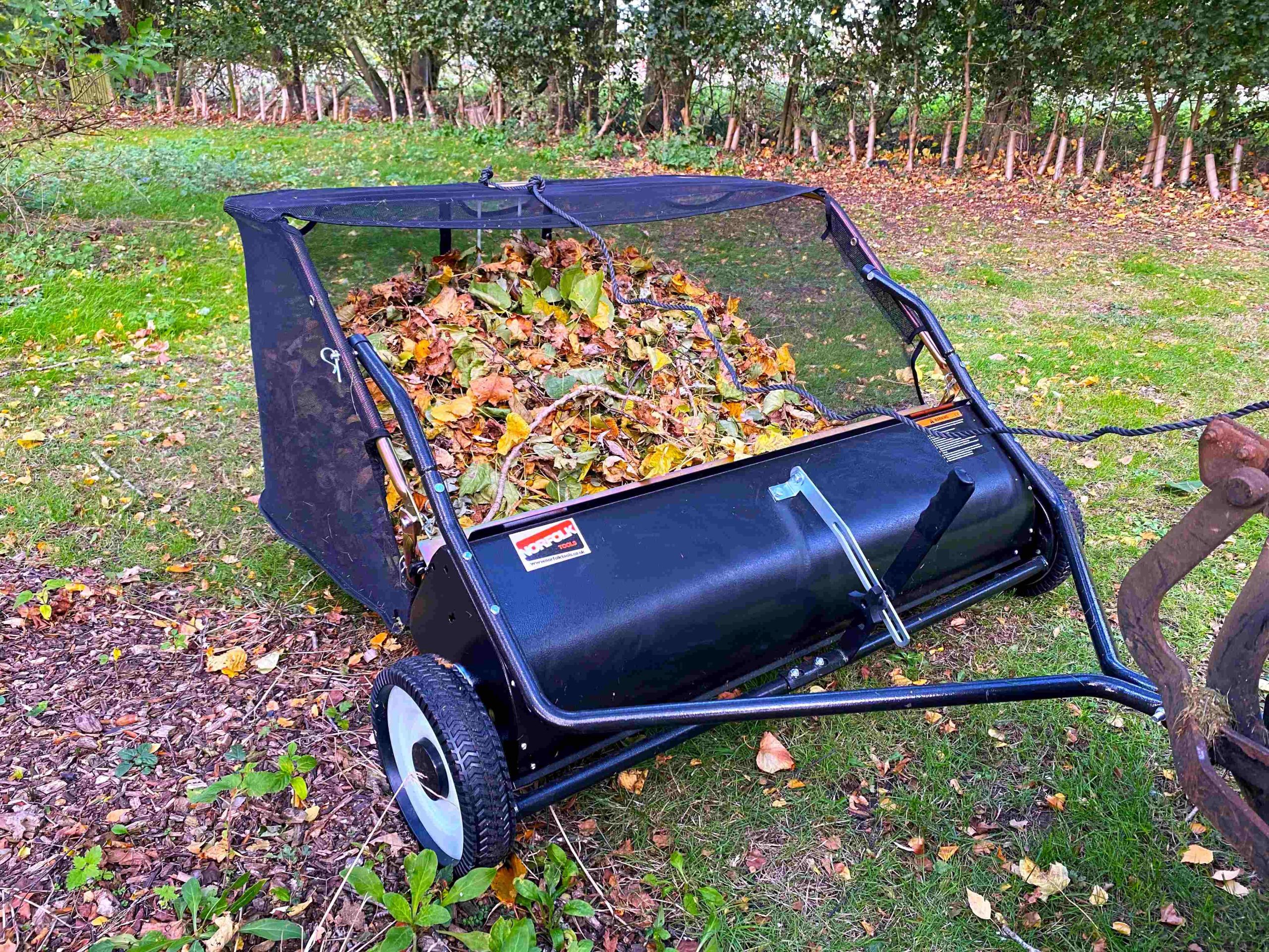 TOWED LAWN SWEEPER LS48 48" - Image 3