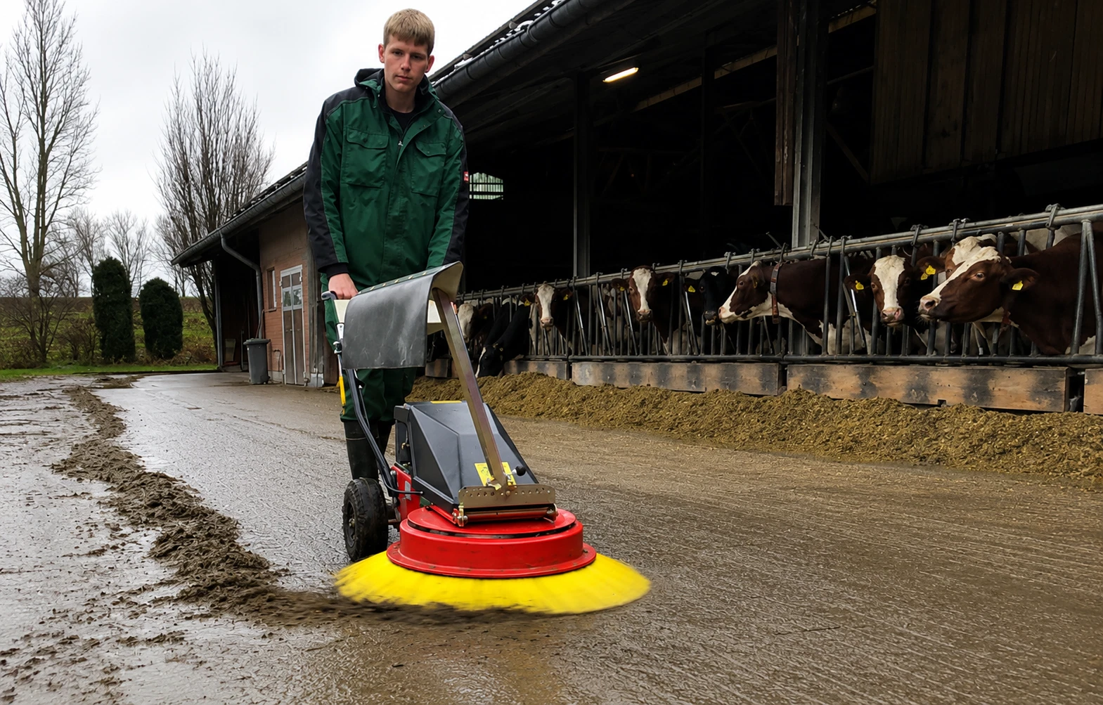 Heitmann Turbo Brush - Battery Powered, 900mm Width